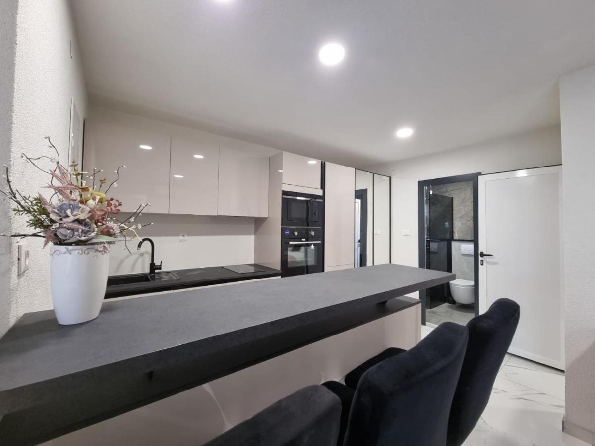 Apartman Lovre Задар Екстериор снимка