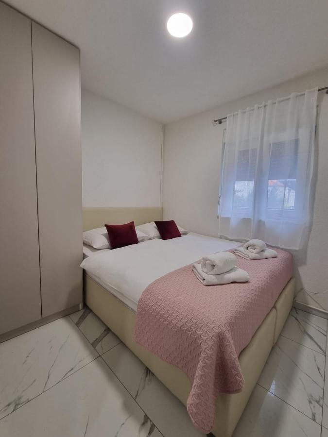 Apartman Lovre Задар Екстериор снимка